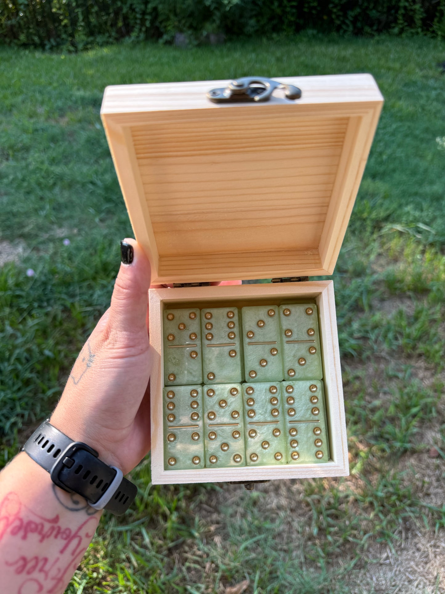 Peridot Green Domino Set
